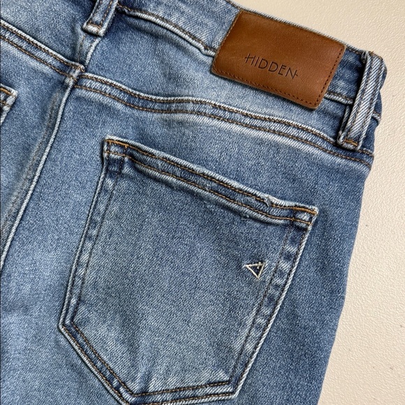 Hidden Light Wash Distressed Straight-Leg Jeans - Picture 3 of 16
